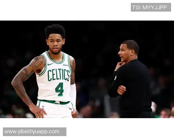 安芬尼西蒙斯谈与马祖拉的默契建立过程及其对球队磨合的积极影响